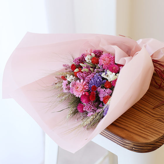 Dried flower bouquet (example)　4,400Yen and up (Incl. Tax)