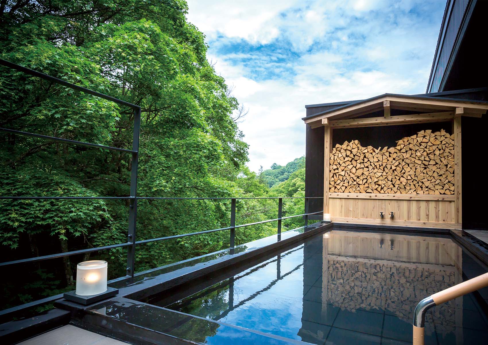 Open-air hot spring connected to public bath