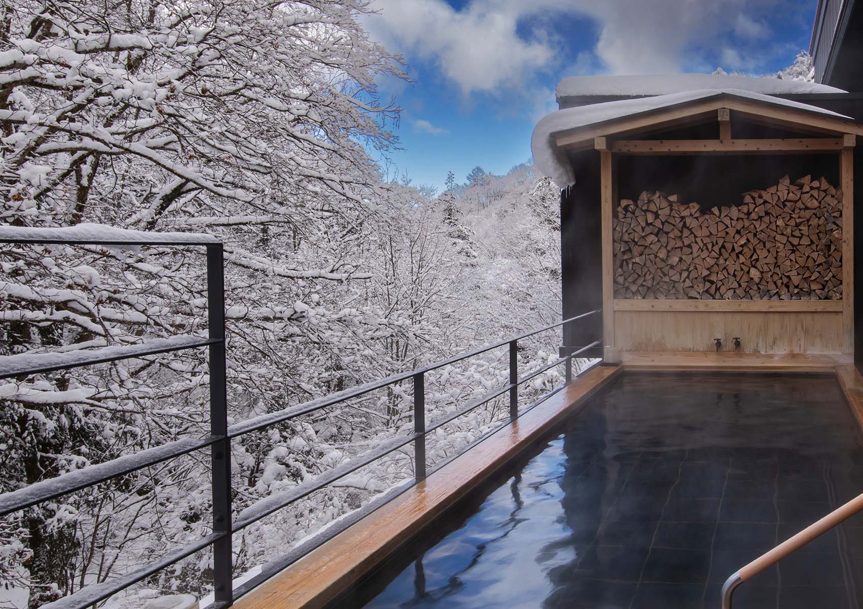 Open-air hot spring connected to public bath