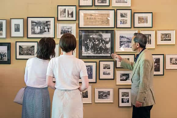 写真_綺麗に並べられた本