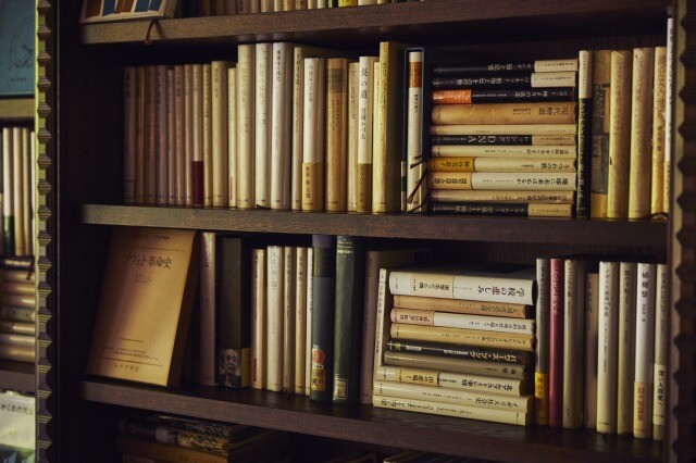 サムネイル_〜蓼科 親湯温泉よりお届けする今月の1冊『第百階級』〜