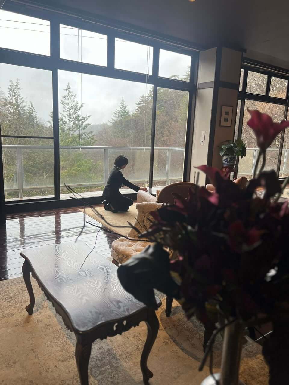 サムネイル_〜ラウンジからご覧いただける桜〜