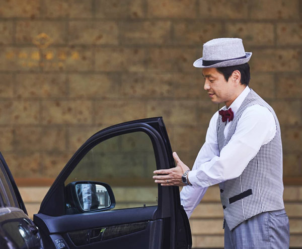 お車誘導・ご案内スタッフ