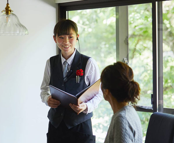 宴どころスタッフ